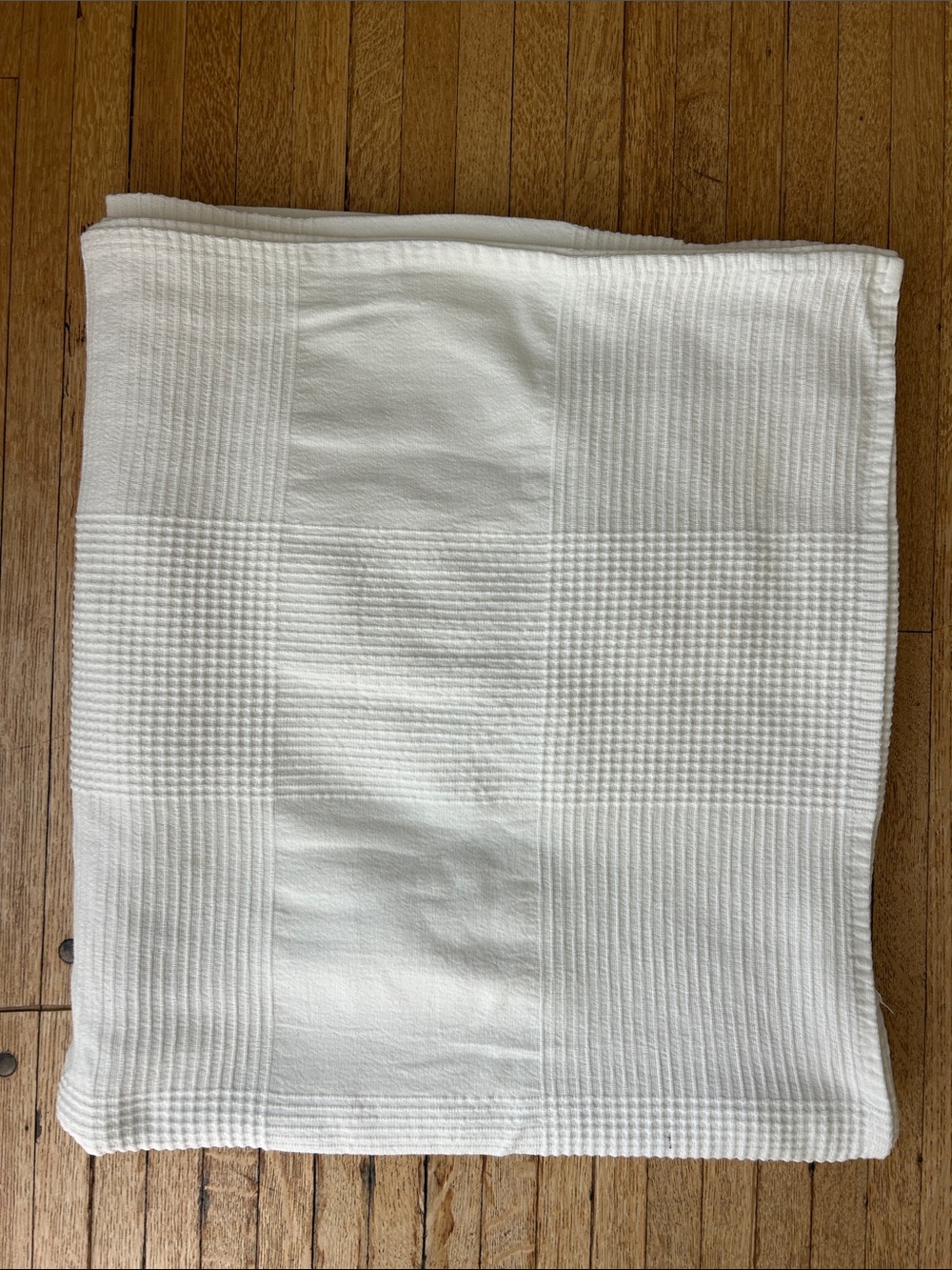 IKEA INDIRA White Textured Bedspread - Lightweight Waffle Weave king/queen